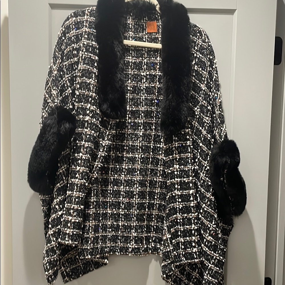 Black and White Tweed Cape with Faux Fur Trim